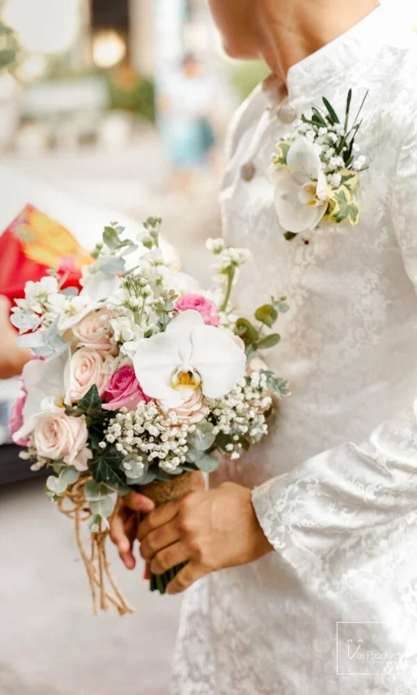 Áo Dài Gấm Trắng vân Rồng