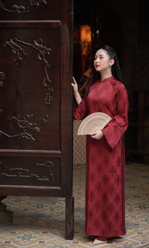 Áo Dài Đỏ Đô Gấm Thọ