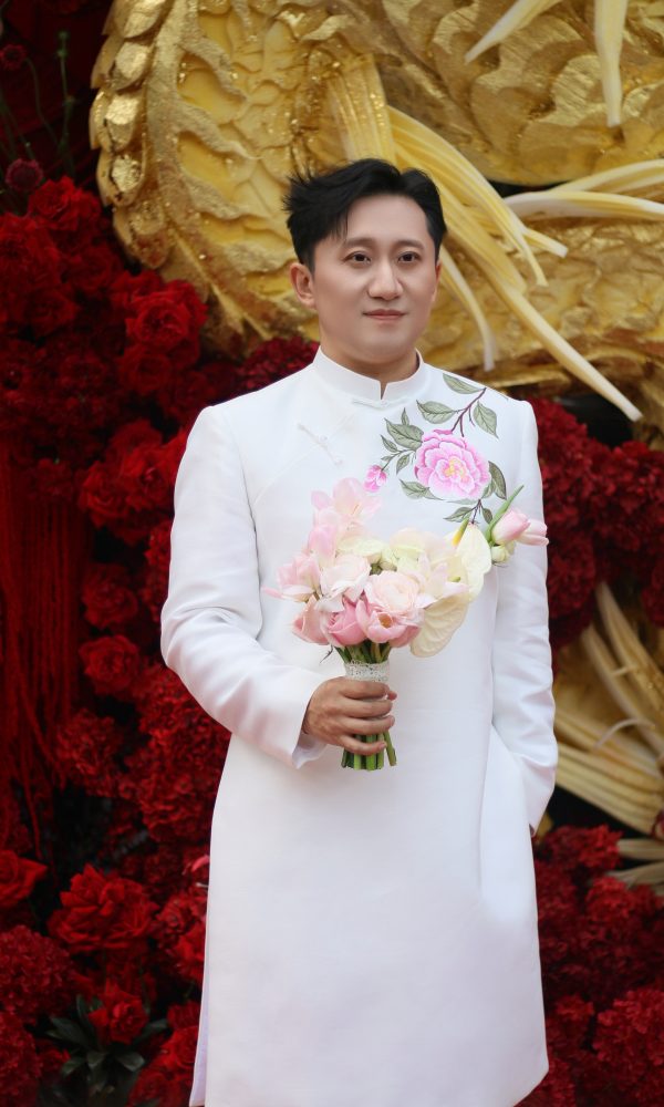 Áo Dài Tafta Trắng Hoa Trà