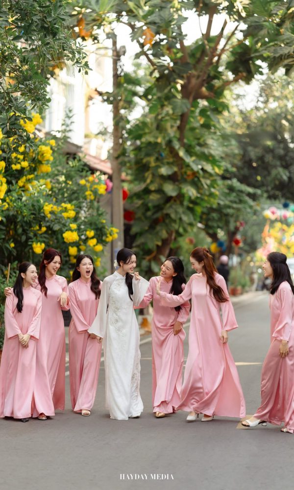 Alternative view of Áo Dài Lụa Hồng Dâu Cao Cấp