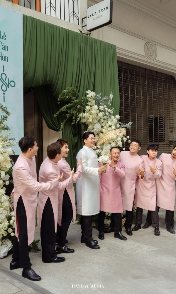 Alternative view of Áo Dài Tafta Hồng Dâu Cao Cấp