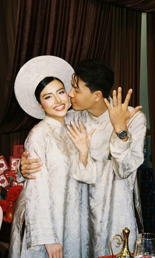 Alternative view of Áo Dài Taupe Color Theme