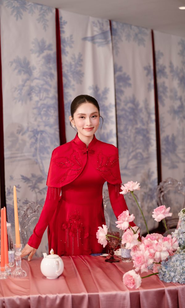 Áo Dài Chu Tước