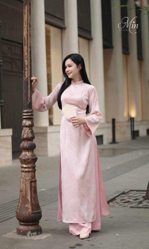 Alternative view of Áo Dài Hồng Tay Loe Hoa Mẫu Đơn